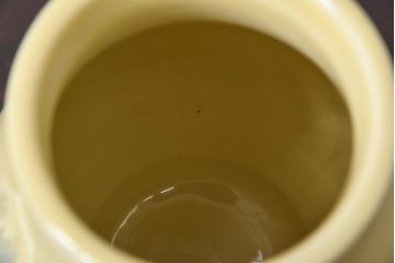 アンティーク雑貨　大正昭和初期　箱付き　平戸華窯　富士の図　淡い黄色が優しげな花瓶