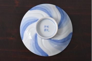 古民具・骨董　江戸期　成化年製　梅花　染付三色ねじり文蓋付茶碗2客セット(和食器)(1)