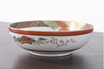 和製アンティーク　九谷焼　色絵　孔雀と牡丹の図　緻密な模様が目を引く鉢(和食器)(1)