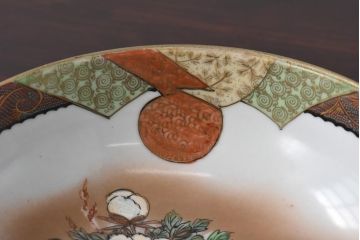 和製アンティーク　九谷焼　色絵　孔雀と牡丹の図　緻密な模様が目を引く鉢(和食器)(1)