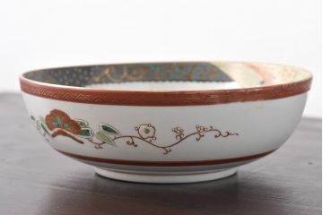 和製アンティーク　九谷焼　色絵　孔雀と牡丹の図　緻密な模様が目を引く鉢(和食器)(2)