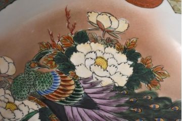 和製アンティーク　九谷焼　色絵　孔雀と牡丹の図　緻密な模様が目を引く鉢(和食器)(2)