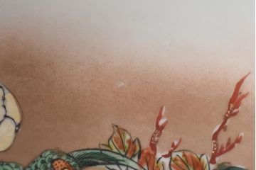 和製アンティーク　九谷焼　色絵　孔雀と牡丹の図　緻密な模様が目を引く鉢(和食器)(2)