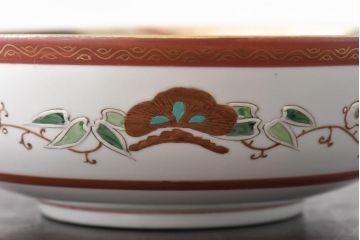 和製アンティーク　九谷焼　色絵　孔雀と牡丹の図　緻密な模様が目を引く鉢(和食器)(2)