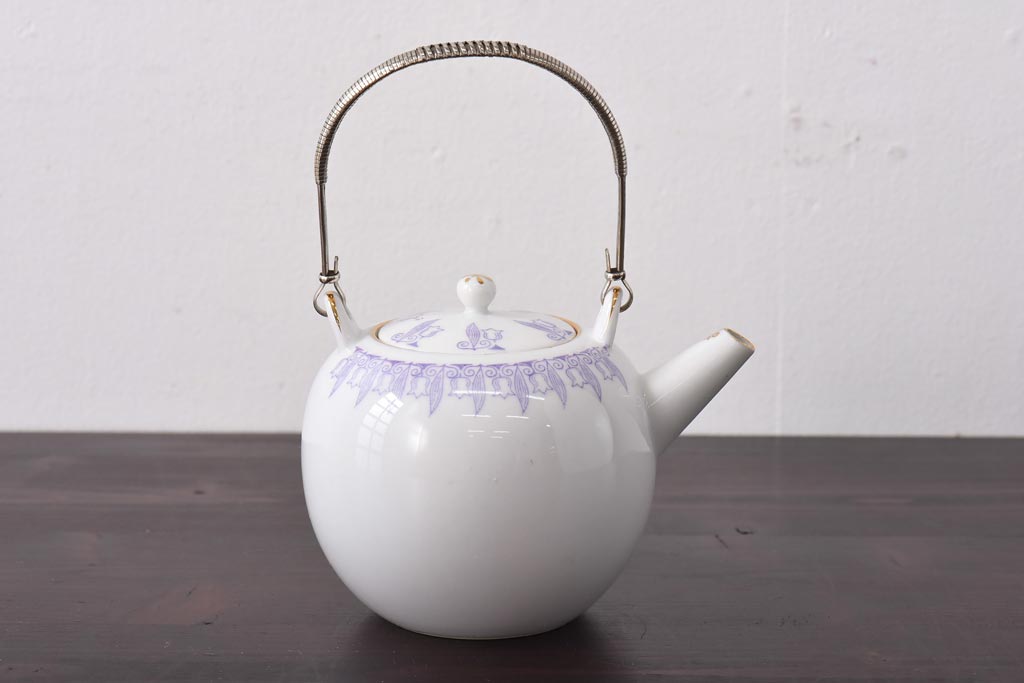 オールドメイトー(名陶硬質磁器・名古屋製陶所)　モダンなデザインが目を惹くティーポット(急須)