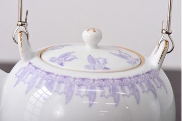 オールドメイトー(名陶硬質磁器・名古屋製陶所)　モダンなデザインが目を惹くティーポット(急須)