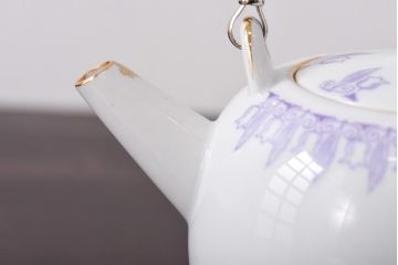 オールドメイトー(名陶硬質磁器・名古屋製陶所)　モダンなデザインが目を惹くティーポット(急須)