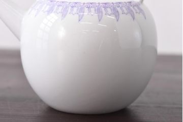 オールドメイトー(名陶硬質磁器・名古屋製陶所)　モダンなデザインが目を惹くティーポット(急須)