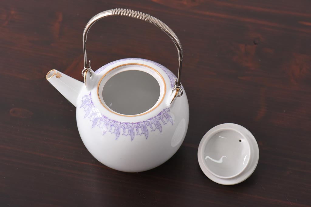 オールドメイトー(名陶硬質磁器・名古屋製陶所)　モダンなデザインが目を惹くティーポット(急須)