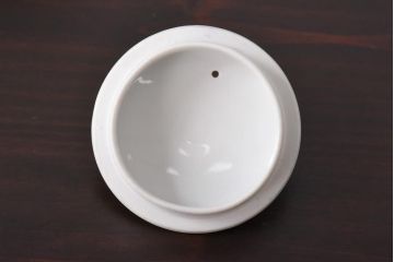 オールドメイトー(名陶硬質磁器・名古屋製陶所)　モダンなデザインが目を惹くティーポット(急須)