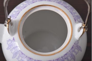 オールドメイトー(名陶硬質磁器・名古屋製陶所)　モダンなデザインが目を惹くティーポット(急須)