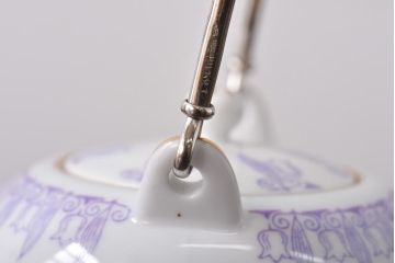 オールドメイトー(名陶硬質磁器・名古屋製陶所)　モダンなデザインが目を惹くティーポット(急須)