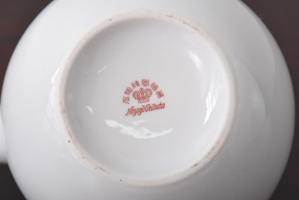 オールドメイトー(名陶硬質磁器・名古屋製陶所)　モダンなデザインが目を惹くティーポット(急須)