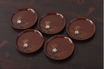 和製アンティーク　桔梗と薄の図　秋の草花が描かれた蒔絵の木皿5枚セット(中皿)