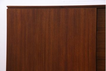 ヴィンテージ家具　イギリスビンテージ　Wrighton　シャープなシルエットが魅力のシンプルモダンなサイドボード