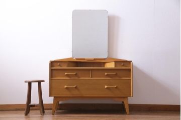 ヴィンテージ家具　北欧ビンテージ　G-PLAN(ジープラン)　Brandon(ブランドン)　オーク材　個性的な引手のドレッサー(化粧台、チェスト、鏡台、引き出し)(R-034763)
