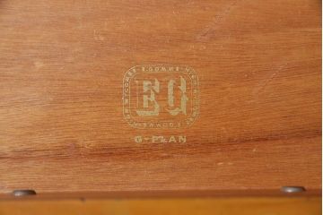 ヴィンテージ家具　北欧ビンテージ　G-PLAN(ジープラン)　Brandon(ブランドン)　オーク材　個性的な引手のドレッサー(化粧台、チェスト、鏡台、引き出し)(R-034763)