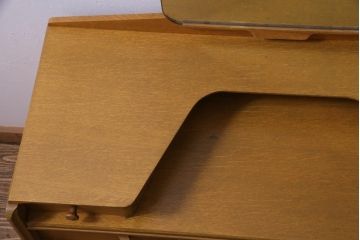 ヴィンテージ家具　北欧ビンテージ　G-PLAN(ジープラン)　Brandon(ブランドン)　オーク材　個性的な引手のドレッサー(化粧台、チェスト、鏡台、引き出し)(R-034763)