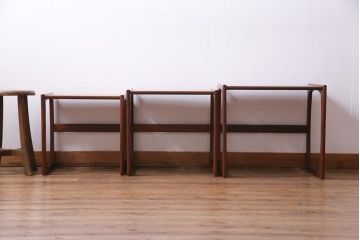 ヴィンテージ家具　北欧ビンテージ　G-PLAN(ジープラン)　チーク材　温かみのある木味のネストテーブル(サイドテーブル)(1)
