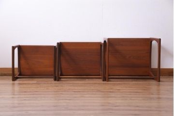 ヴィンテージ家具　北欧ビンテージ　G-PLAN(ジープラン)　チーク材　温かみのある木味のネストテーブル(サイドテーブル)(1)