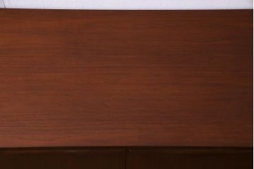 北欧家具　チーク材　Stonehill(ストーンヒル)　取っ手がおしゃれなリビングボード(サイドボード)