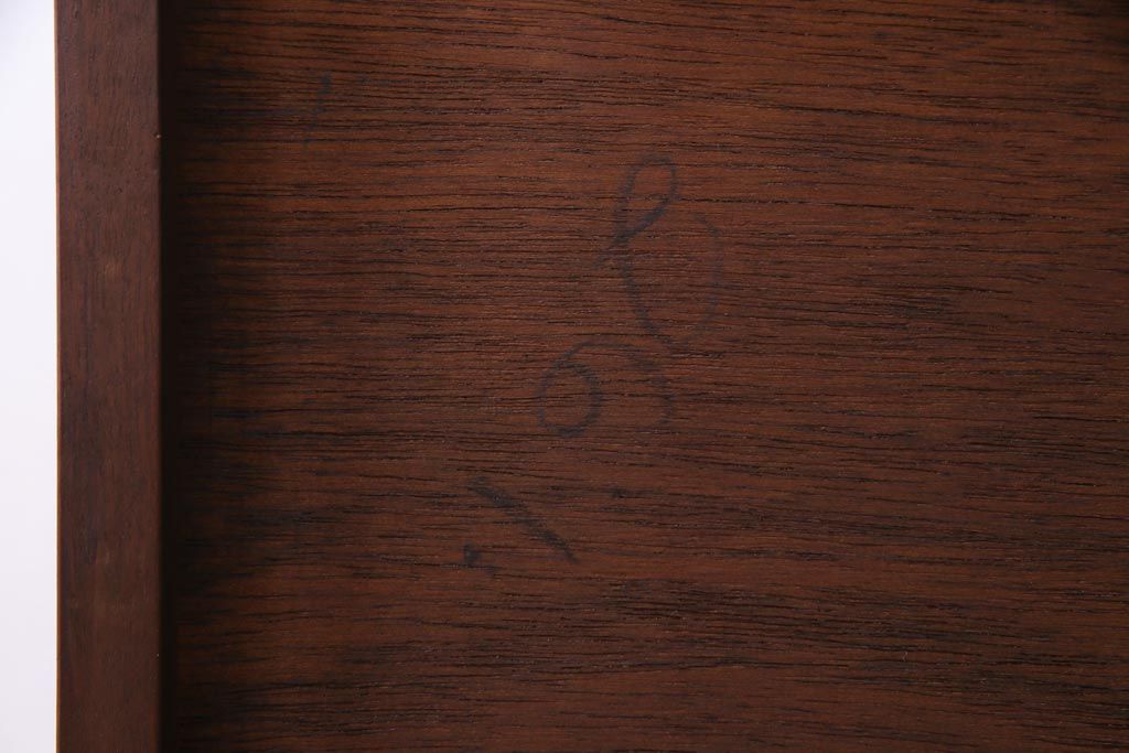 北欧家具　チーク材　Stonehill(ストーンヒル)　取っ手がおしゃれなリビングボード(サイドボード)