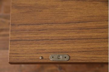 北欧家具　チーク材　Stonehill(ストーンヒル)　取っ手がおしゃれなリビングボード(サイドボード)