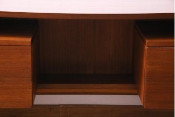 ヴィンテージ家具　イギリスビンテージ　G-PLAN(ジープラン)　Quadrille(クヮドリール)　チーク材　ぬくもりあふれる北欧スタイルの両袖デスク(サイドボード、ドレッサー)