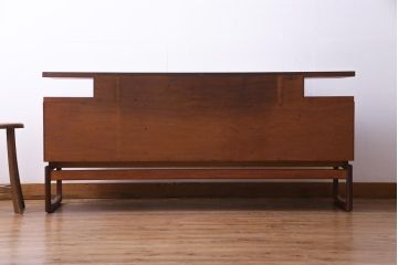 ヴィンテージ家具　イギリスビンテージ　G-PLAN(ジープラン)　Quadrille(クヮドリール)　チーク材　ぬくもりあふれる北欧スタイルの両袖デスク(サイドボード、ドレッサー)