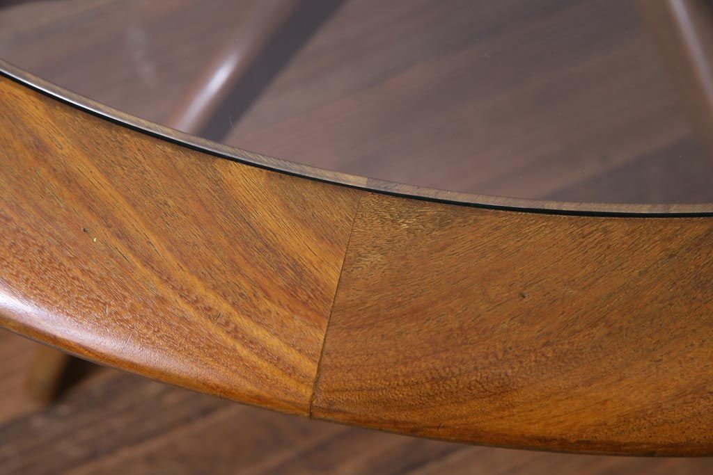 ヴィンテージ家具　北欧ビンテージ　G-plan(ジープラン)　チーク材　スタイリッシュな存在感を放つスパイダーコーヒーテーブル(センターテーブル)(1)