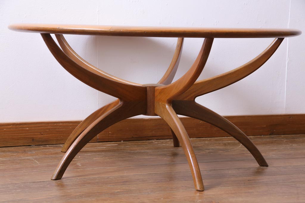 ヴィンテージ家具　北欧ビンテージ　G-plan(ジープラン)　チーク材　スタイリッシュな存在感を放つスパイダーコーヒーテーブル(センターテーブル)(1)