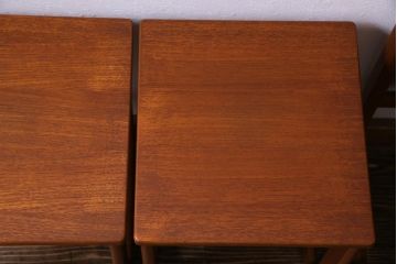 ヴィンテージ家具　北欧ビンテージ　McIntosh(マッキントッシュ)　拡張天板付き!多機能なチーク材製ネストテーブル(エクステンションテーブル)