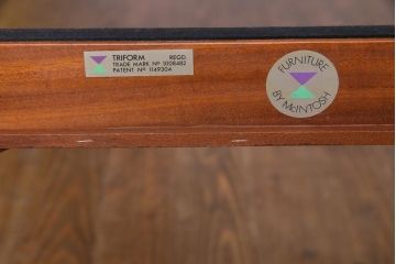 ヴィンテージ家具　北欧ビンテージ　McIntosh(マッキントッシュ)　拡張天板付き!多機能なチーク材製ネストテーブル(エクステンションテーブル)