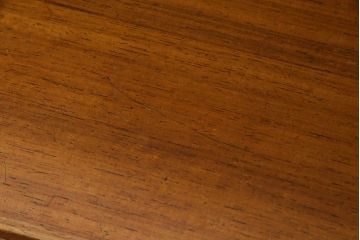 ヴィンテージ家具　北欧ビンテージ　G-PLAN(ジープラン)　オーク材　温かな雰囲気漂う明るい木肌のサイドボード(収納棚)