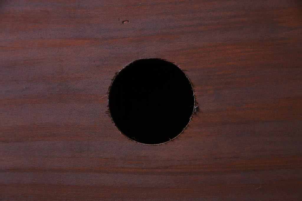 ヴィンテージ家具　北欧ビンテージ　チーク材　ガラス戸の脚付サイドボード(キャビネット、収納棚、戸棚)