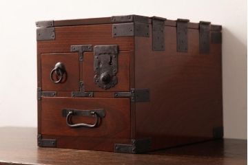 アンティーク雑貨　古民具・骨董　極美品　総ケヤキ材　漆の光沢が美しい硯箱(船箪笥、懸硯、木箱)