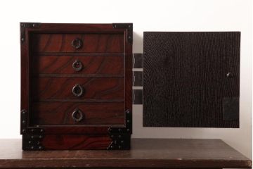 中古　民芸家具　花型の装飾金具が目を引く小箪笥(掛硯型、懸硯型、船箪笥、舟箪笥、小引き出し)