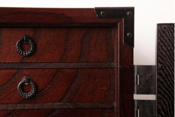中古　民芸家具　花型の装飾金具が目を引く小箪笥(掛硯型、懸硯型、船箪笥、舟箪笥、小引き出し)