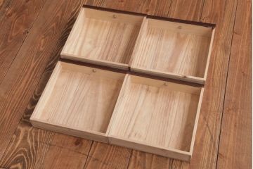 中古　民芸家具　花型の装飾金具が目を引く小箪笥(掛硯型、懸硯型、船箪笥、舟箪笥、小引き出し)