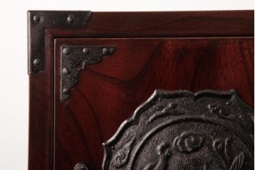 中古　民芸家具　花型の装飾金具が目を引く小箪笥(掛硯型、懸硯型、船箪笥、舟箪笥、小引き出し)