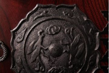 中古　民芸家具　花型の装飾金具が目を引く小箪笥(掛硯型、懸硯型、船箪笥、舟箪笥、小引き出し)