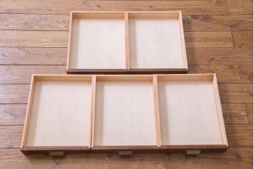 ラフジュ工房オリジナル　建具リメイク　引き出し付き　レトロなガラス入りの戸棚(収納棚、サイドボード)