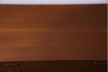 ヴィンテージ家具　北欧ビンテージ　Nathan(ネイサン)　シンプルなデザインのサイドボード(リビングボード)