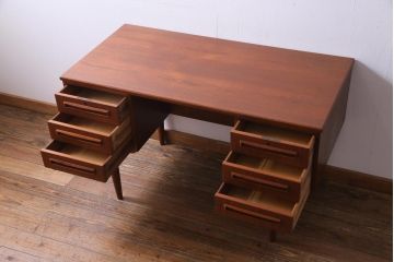 ヴィンテージ家具　北欧ビンテージ　デンマーク製　チーク材　お洒落な空間づくりにぴったりなパートナーデスク(対面式机、在宅ワーク、在宅用両袖机、在宅ワーク、在宅用作業台、デスク)