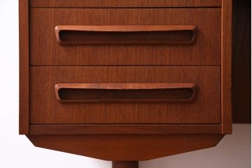 ヴィンテージ家具　北欧ビンテージ　デンマーク製　チーク材　お洒落な空間づくりにぴったりなパートナーデスク(対面式机、在宅ワーク、在宅用両袖机、在宅ワーク、在宅用作業台、デスク)