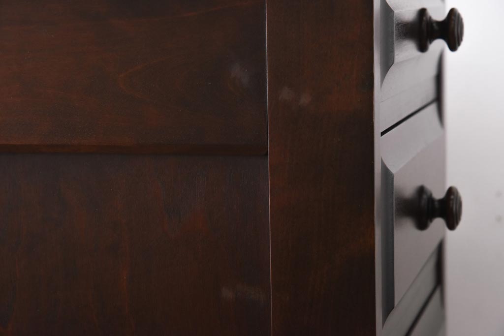 ビンテージ　民芸家具　シックな佇まいが魅力的なサイドチェスト(サイドテーブル、引き出し)