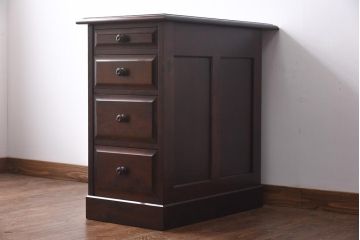 ビンテージ　民芸家具　シックな佇まいが魅力的なサイドチェスト(サイドテーブル、引き出し)