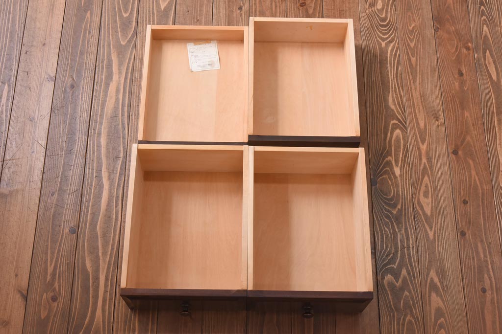 ビンテージ　民芸家具　シックな佇まいが魅力的なサイドチェスト(サイドテーブル、引き出し)