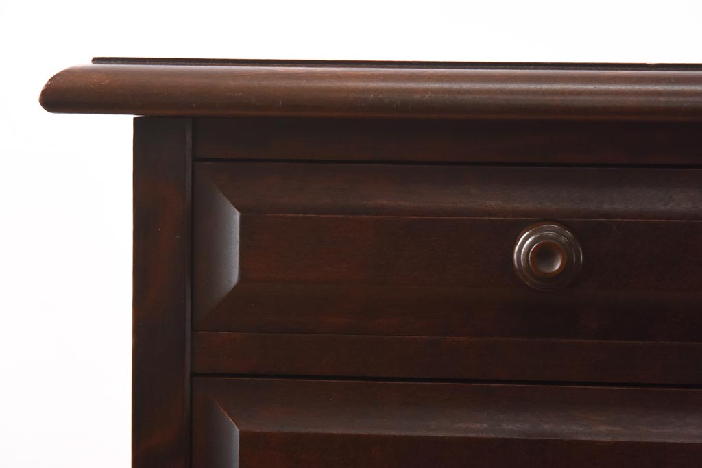 ビンテージ　民芸家具　シックな佇まいが魅力的なサイドチェスト(サイドテーブル、引き出し)