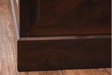 ビンテージ　民芸家具　シックな佇まいが魅力的なサイドチェスト(サイドテーブル、引き出し)